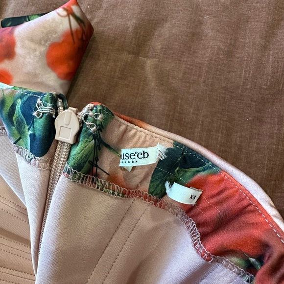 House of CB Toira dress red roses mini - Picture 6 of 7